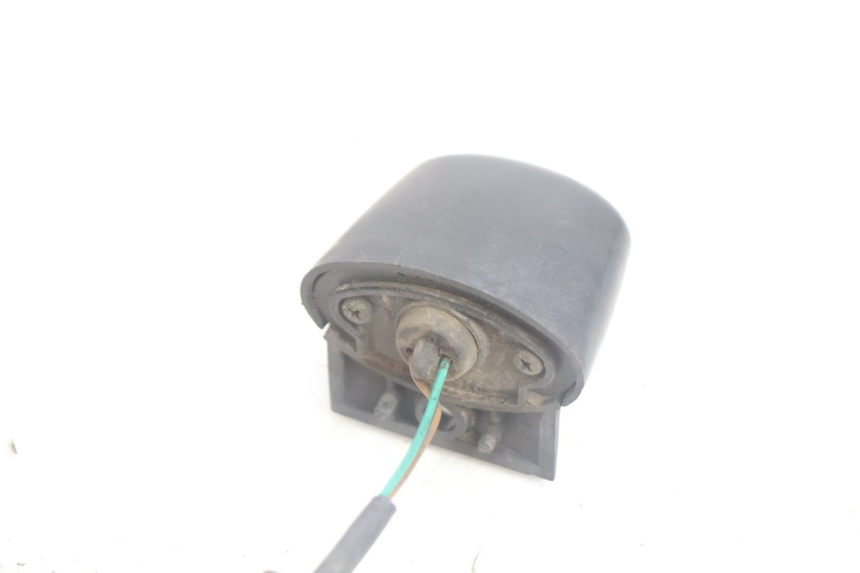 photo de NUMBER PLATE LIGHTING PEUGEOT SATELIS 125 (2006 - 2009) - Technical close-up