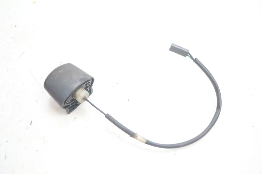 photo de NUMBER PLATE LIGHTING YAMAHA YP MAJESTY 125 (2002 - 2006) - Fixing points details
