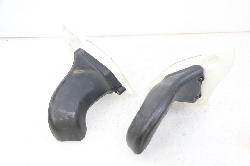 photo de RADIATOR SCOOP YAMAHA FJ 36Y 1100 (1984 - 1985) - Alternative perspective