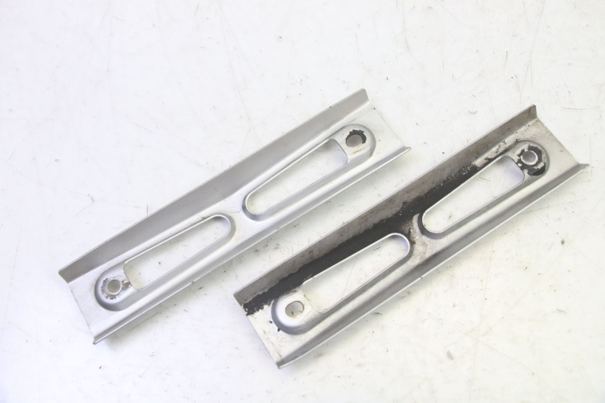 photo de RADIATOR SCOOP YAMAHA FZ6 N FAZER 600 (2004 - 2006) - Zoom on usage condition