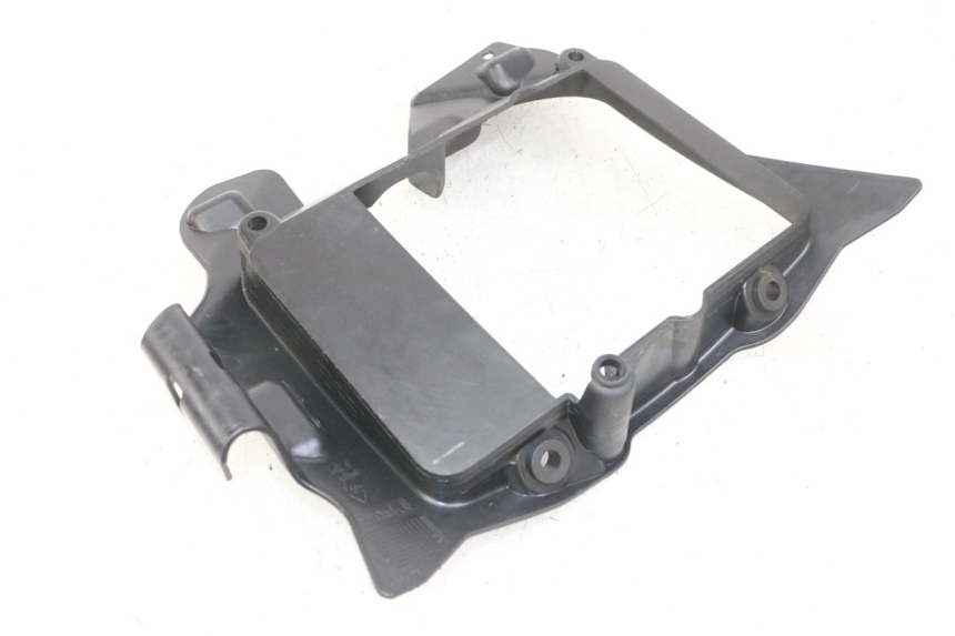 photo de RADIATOR SCOOP PIAGGIO IE MP3 YOURBAN 300 (2011 - 2016) - Alternative perspective