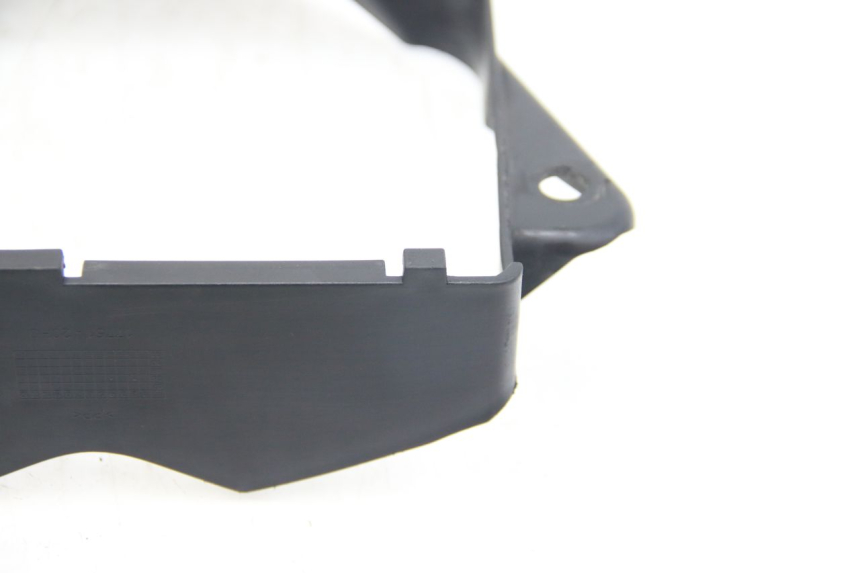 photo de RADIATOR SHROUD SUZUKI SIXTEEN 125 (2008 - 2010) - Surface and material condition