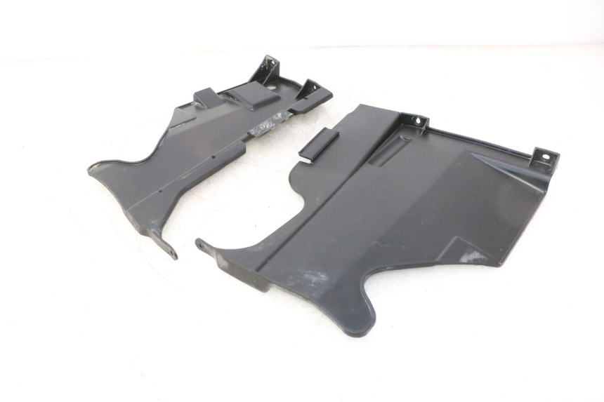 photo de RADIATOR SCOOP CAN-AM SPYDER RS 1000 (2008 - 2012) - Alternative perspective