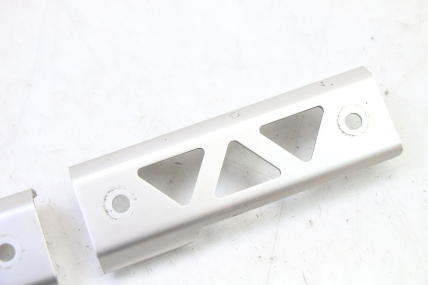 photo de RADIATOR SCOOP SUZUKI SV S 650 (2003 - 2009) - Zoom on usage condition