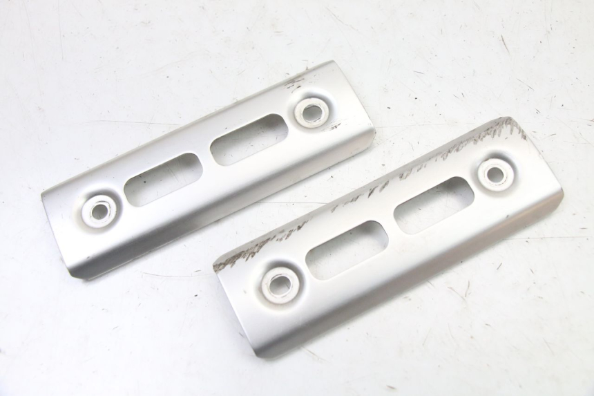 photo de RADIATOR SCOOP YAMAHA FZS FAZER 600 (2001 - 2003) - Alternative perspective