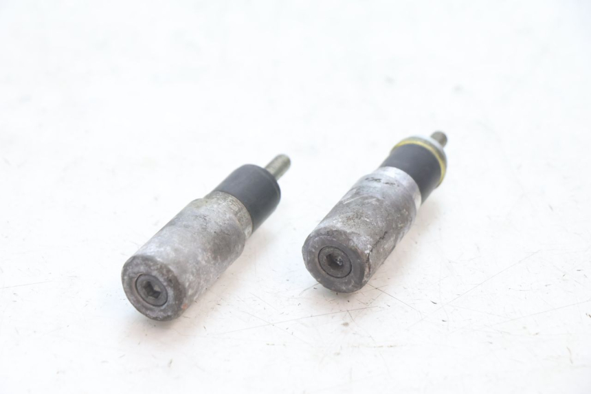 photo de HANDLEBAR ENDS MBK BOOSTER SPIRIT 50 (2004 - 2017) - Component detail