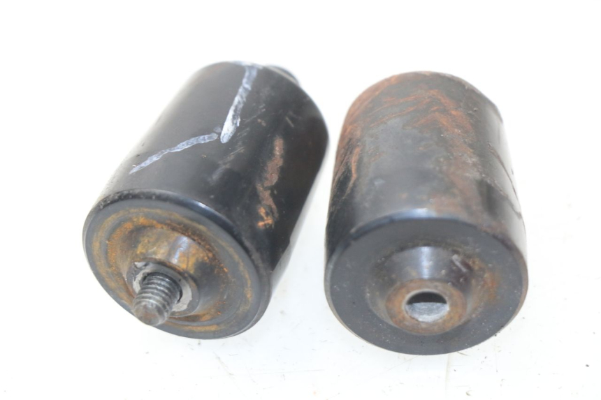 photo de HANDLEBAR ENDS YAMAHA FZ8 800 (2010 - 2016) - Zoom on usage condition