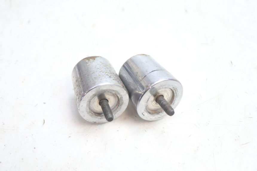 photo de HANDLEBAR END GILERA GP 800 (2007 - 2013) - Fixing points details
