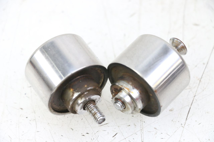 photo de HANDLEBAR ENDS HONDA FES S-WING SWING 125 (2007 - 2015) - Zoom on usage condition