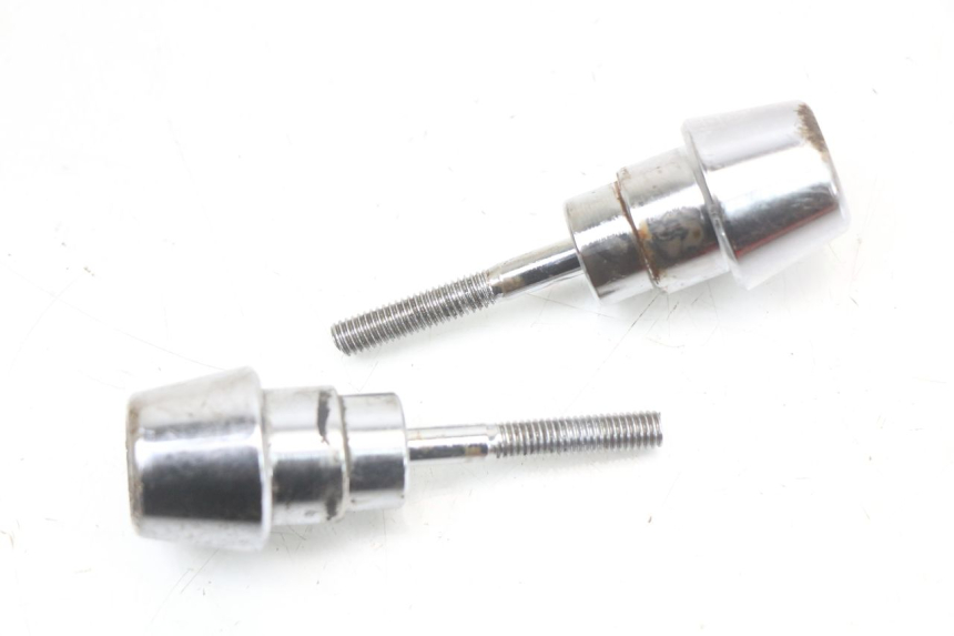 photo de HANDLEBAR ENDS PEUGEOT KISBEE 2T 50 (2018 - 2022) - Zoom on usage condition