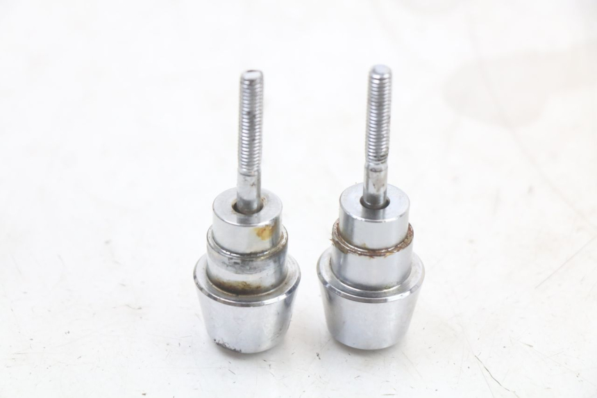 photo de HANDLEBAR END PEUGEOT KISBEE 2T 50 (2010 - 2017) - Alternative perspective