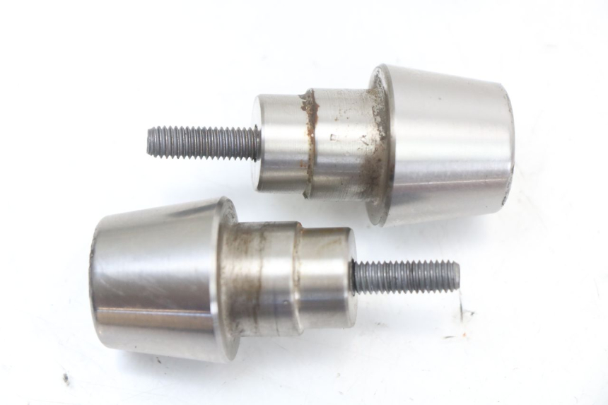 photo de HANDLEBAR END PEUGEOT SATELIS 125 (2010 - 2012) - Zoom on usage condition