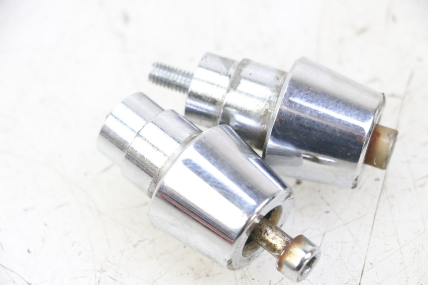 photo de HANDLEBAR ENDS PEUGEOT SATELIS 125 (2013 - 2018) - Zoom on usage condition