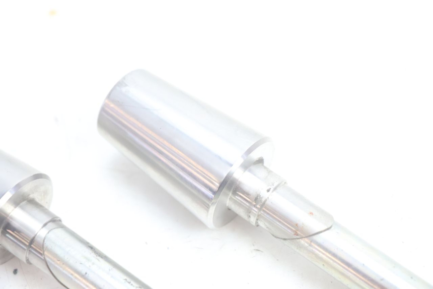 photo de HANDLEBAR END PEUGEOT SATELIS 125 (2006 - 2009) - Zoom on usage condition