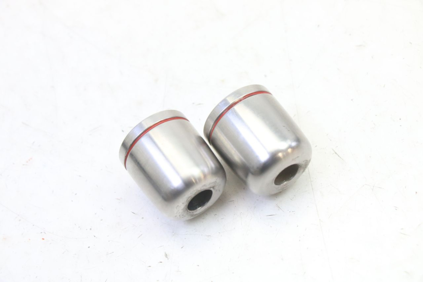 photo de HANDLEBAR ENDS YAMAHA TDM ABS 900 (2002 - 2014) - Zoom on usage condition