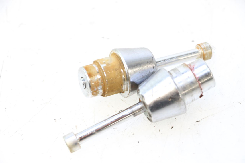 photo de HANDLEBAR ENDS PEUGEOT TKR TREKKER FURIOUS 50 (2005 - 2014) - Zoom on usage condition