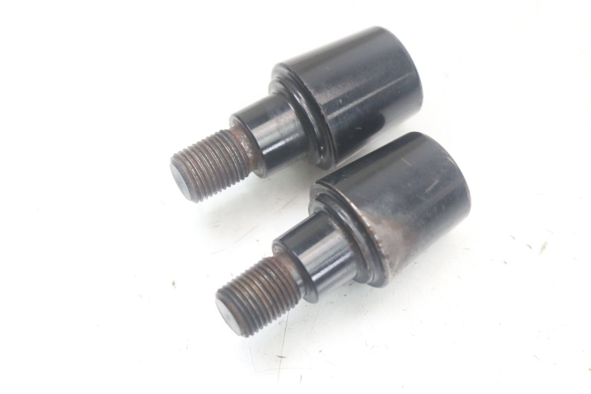 photo de HANDLEBAR END YAMAHA XMAX X-MAX 125 (2006 - 2009) - Zoom on usage condition