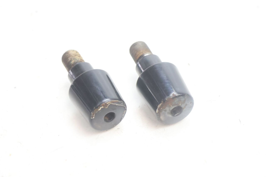 photo de HANDLEBAR END YAMAHA XMAX X-MAX 125 (2006 - 2009) - Zoom on usage condition