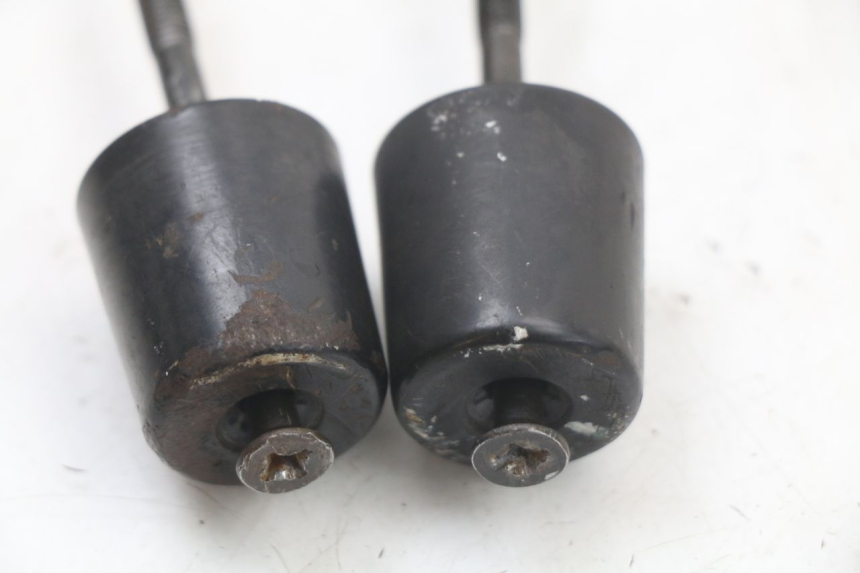 photo de HANDLEBAR ENDS SYM XS 125 (2007 - 2016) - Zoom on usage condition