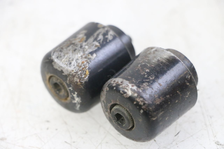 photo de HANDLEBAR ENDS YAMAHA FZS FAZER 600 (2001 - 2003) - Zoom on usage condition