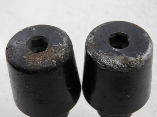 photo de HANDLEBAR ENDS YAMAHA TDM 900 (2004 - 2006) - Component detail