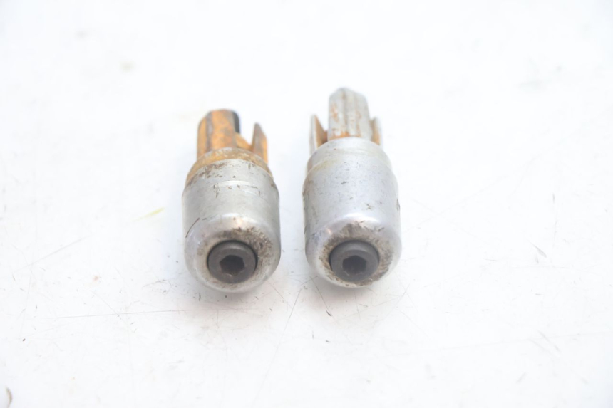 photo de HANDLEBAR END YAMAHA YP MAJESTY 125 (2002 - 2006) - Component detail