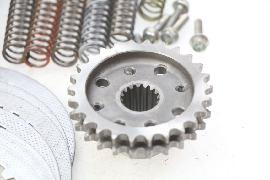 photo de CLUTCH ROYAL ENFIELD BULLET CLASSIC 500 (2017 - 2020) - Fixing points details