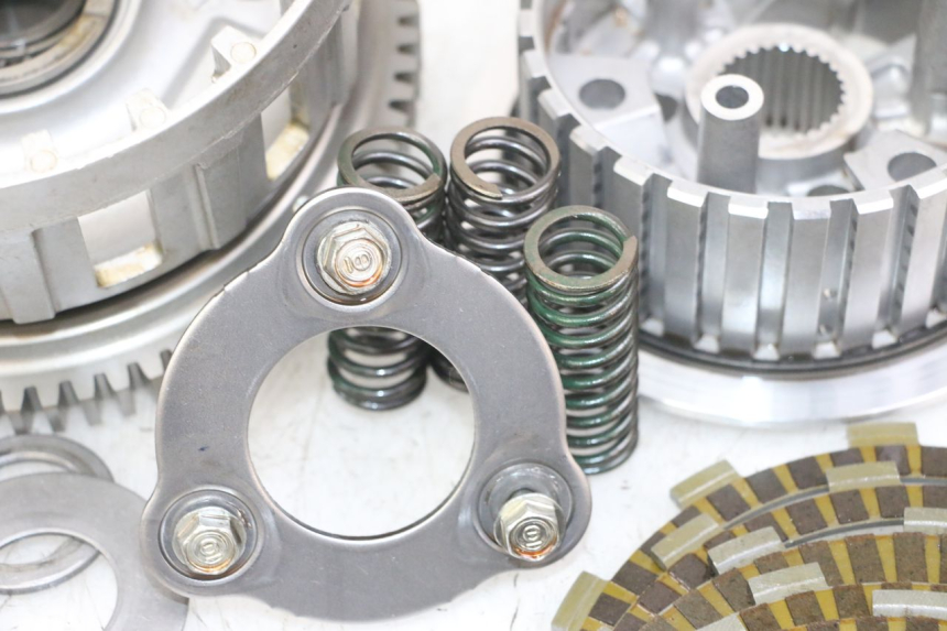 photo de CLUTCH HONDA CB R 1000 (2018 - 2023) - Zoom on usage condition