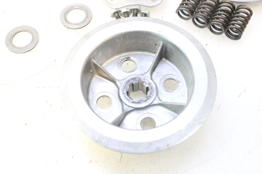 photo de CLUTCH SUZUKI DR S 600 (1985 - 1989) - High-resolution close-up
