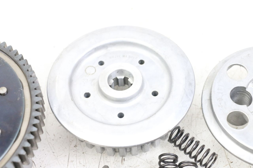 photo de CLUTCH SUZUKI GSX E 250 (1982 - 1983) - Additional view of the item