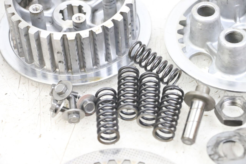 photo de CLUTCH SUZUKI GSX E 250 (1982 - 1983) - Supplementary product photo