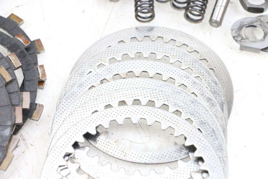 photo de CLUTCH SUZUKI GSX E 250 (1982 - 1983) - Detailed visual inspection