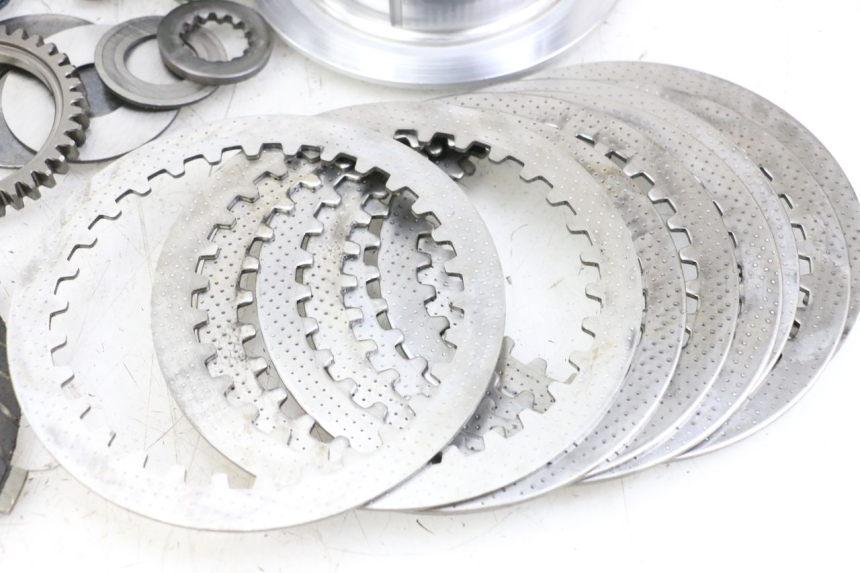 photo de CLUTCH KAWASAKI GTR 1000 (1994 - 2004) - High-resolution close-up