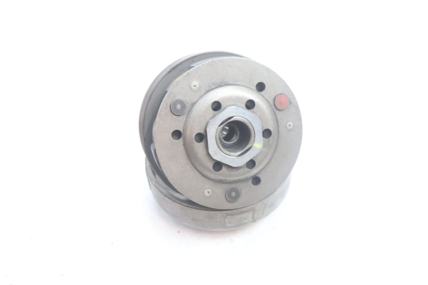 photo de CLUTCH PEUGEOT KISBEE 4T 50 (2018 - 2022) - Technical close-up