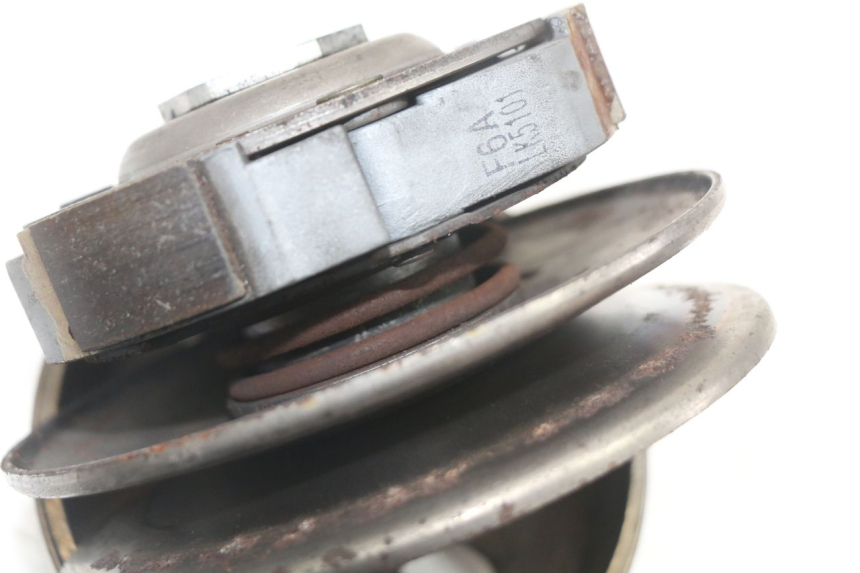 photo de CLUTCH PEUGEOT DJANGO 125 (2014 - 2017) - Surface and material condition