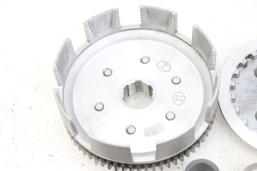 photo de CLUTCH APOLLO RFZ 140 - Focus on structure