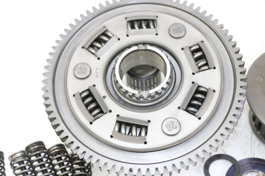 photo de CLUTCH SUZUKI GSR 750 (2011 - 2017) - Distinctive features