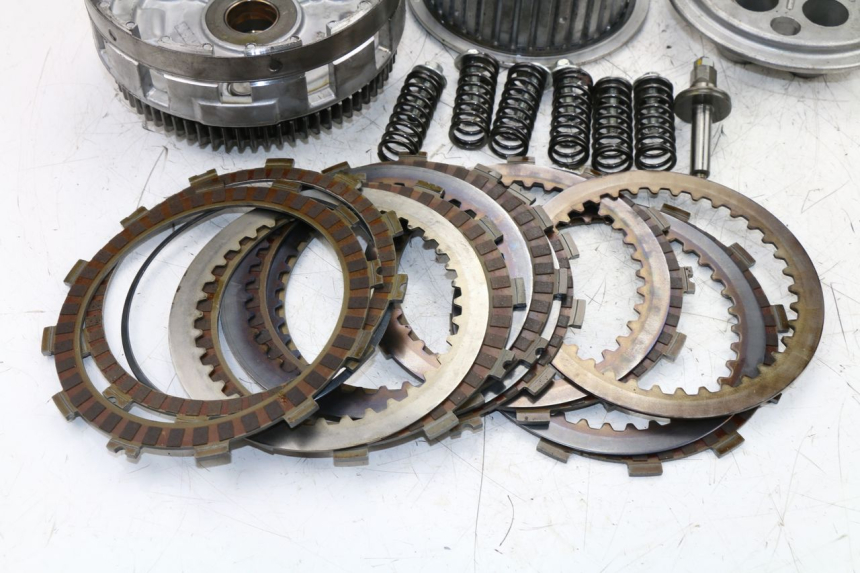 photo de CLUTCH SUZUKI SFV GLADIUS 650 (2009 - 2015) - Distinctive features