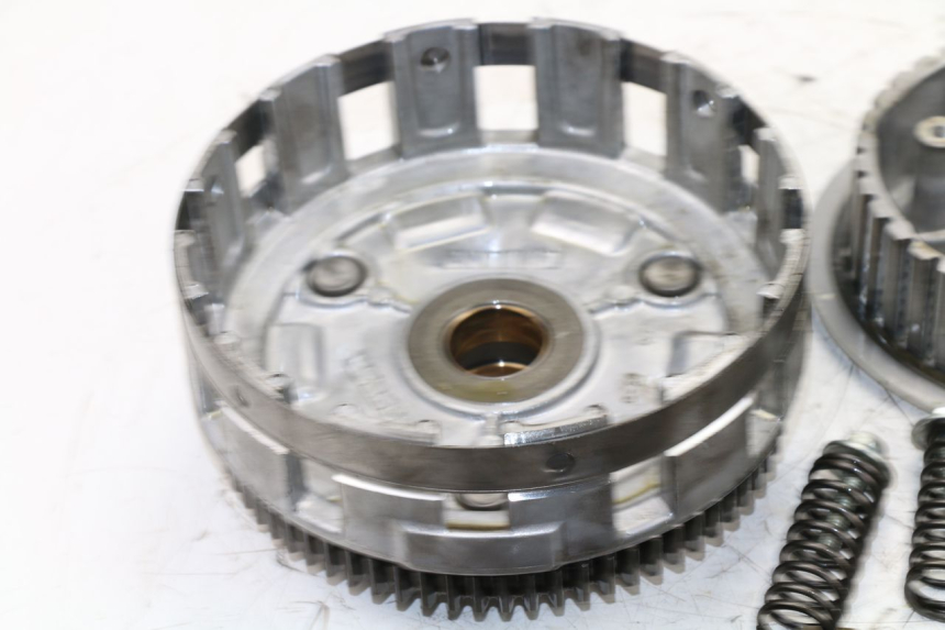 photo de CLUTCH SUZUKI SFV GLADIUS 650 (2009 - 2015) - High-resolution close-up