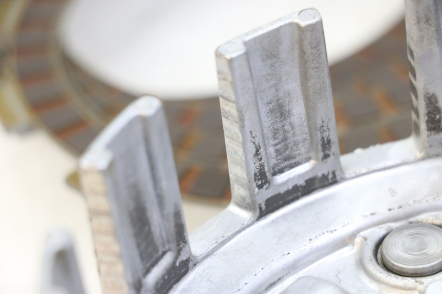 photo de CLUTCH SUZUKI SV S 650 (1999 - 2002) - Distinctive features