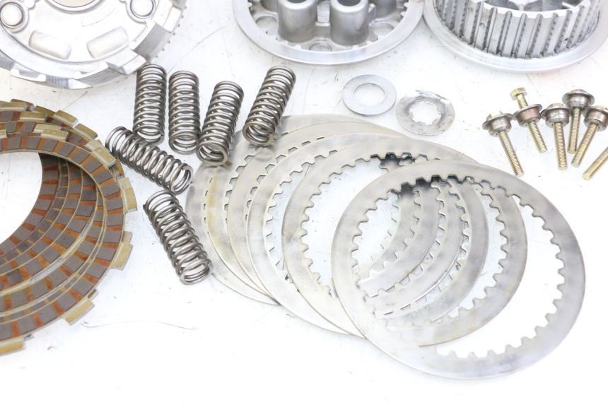 photo de CLUTCH SUZUKI SV S 650 (1999 - 2002) - Alternative angle