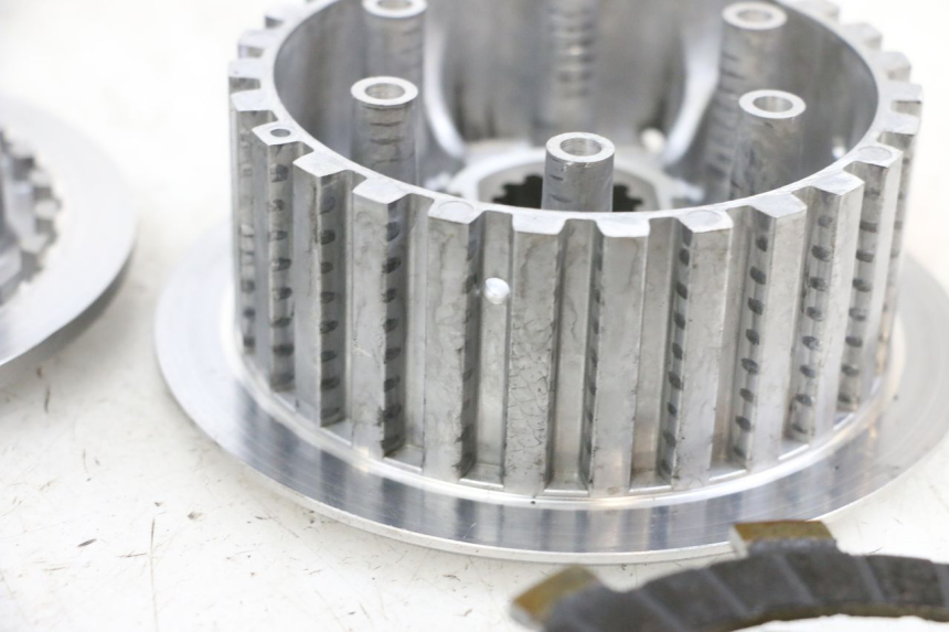 photo de CLUTCH YAMAHA TDM ABS 900 (2002 - 2014) - Alternative angle