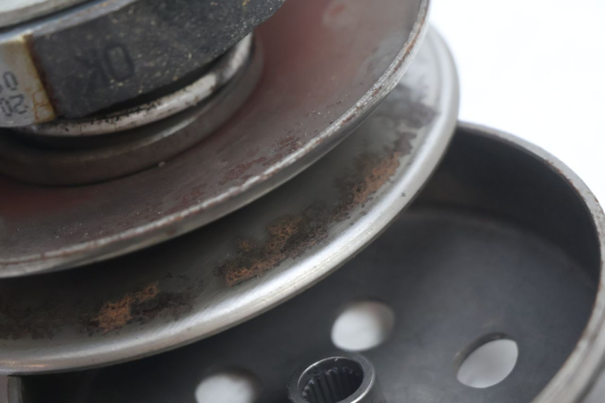 photo de CLUTCH PIAGGIO TYPHOON 50 (2000 - 2009) - Zoom on usage condition