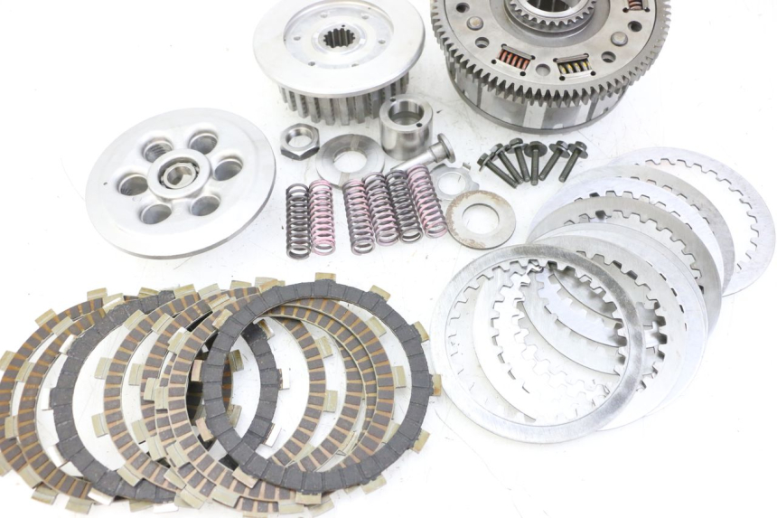 photo de CLUTCH YAMAHA FZ6 FAZER S2 600 (2007 - 2011) - High-resolution close-up