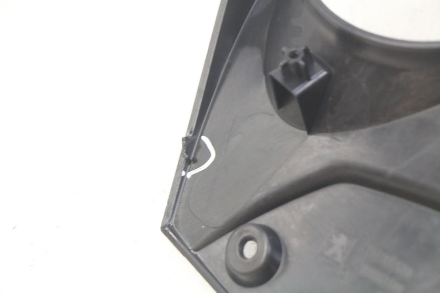 photo de SPEEDOMETER SURROUND PEUGEOT CITYSTAR 125 (2011 - 2017) - Alternative perspective