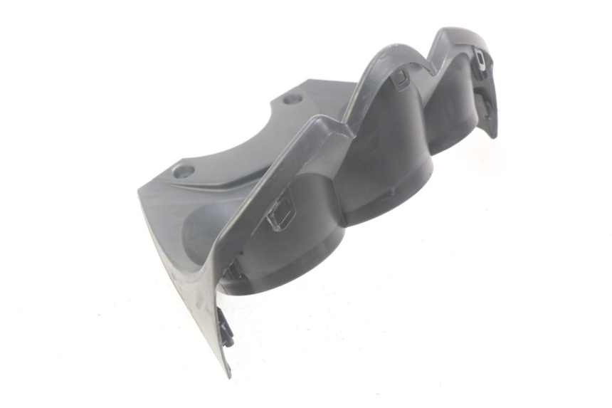 photo de SPEEDOMETER SURROUND PEUGEOT CITYSTAR 125 (2011 - 2017) - Fixing points details