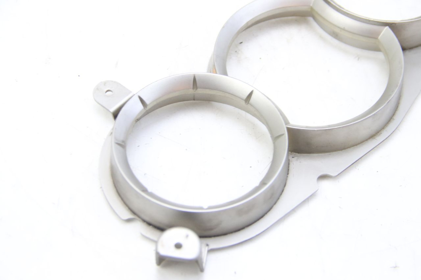 photo de SPEEDOMETER SURROUND PEUGEOT CITYSTAR 125 (2011 - 2017) - Fixing points details