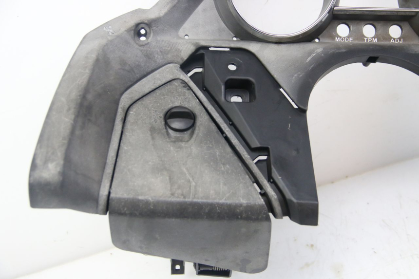 photo de SPEEDOMETER SURROUND KYMCO DINK STREET 125 (2009 - 2014) - Additional view of the item