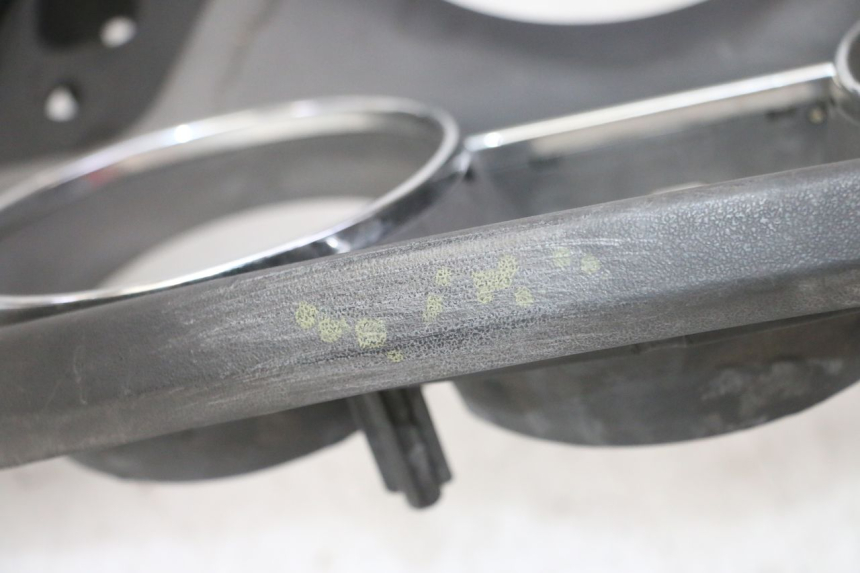 photo de SPEEDOMETER SURROUND KYMCO DINK STREET 125 (2009 - 2014) - Markings and original references