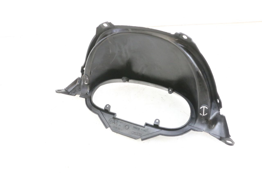 photo de SPEEDOMETER SURROUND PEUGEOT ELYSEO 125 (1999 - 2004) - Zoom on usage condition